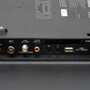 Телевизор LED Starwind 40 SW-LED40BG200 черный FULL HD 60Hz DVB-T DVB-T2 DVB-C DVB-S DVB-S2 USB