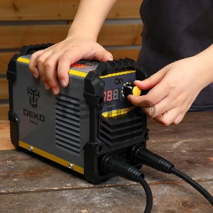 Сварочный аппарат 200А DEKO DKWM200A (051-4670)  200А, ММА, 4400 Вт, электрод  1.6-5 мм