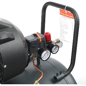 Компрессор Patriot поршневой масляный Professional 100-400, 400 л/мин, 8 бар, 2200 Вт, 100 л, быстросъемный 1/4 + елочка